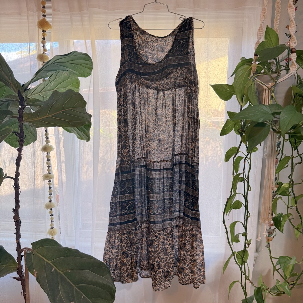 Vintage circa 1970s hippie India dress in perfect condition🌺
